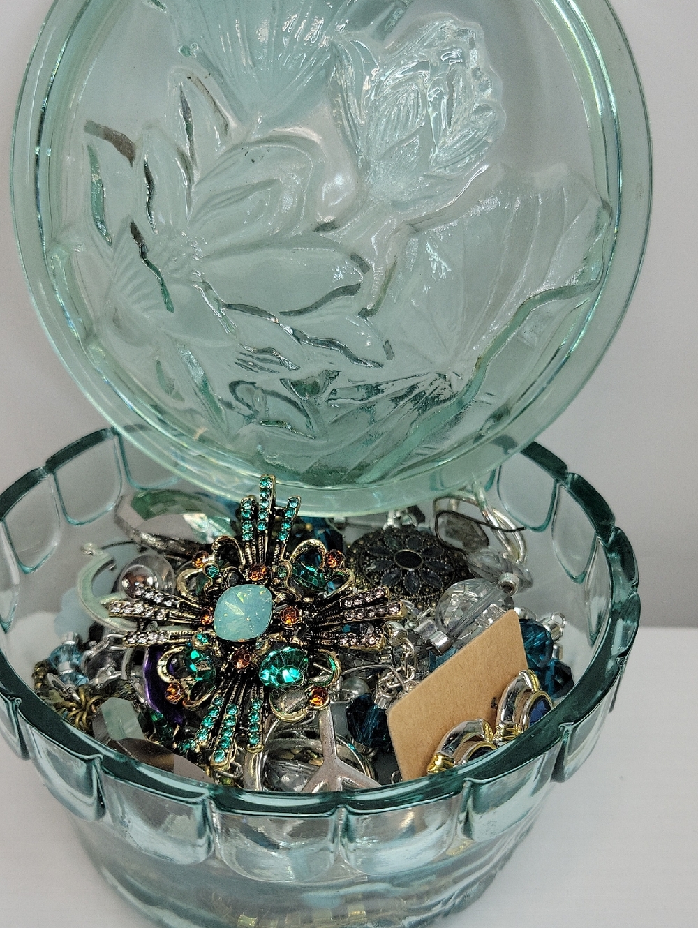 Vintage Glass Trinket Box with Jewelry - Picture 2 of 3